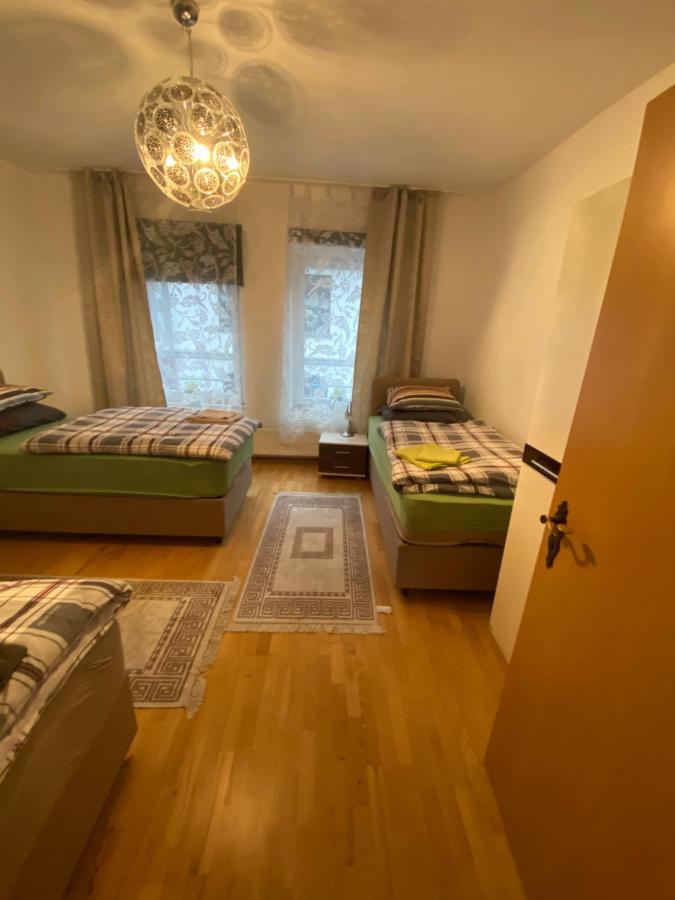 Schöne Ferienwohnung in Есен Екстериор снимка